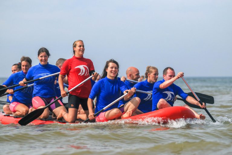 bedrijfsuitje aan het strand