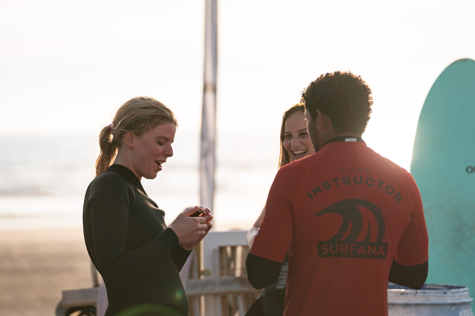 Surfunterricht in der Surfschule Noosa in Zandvoort